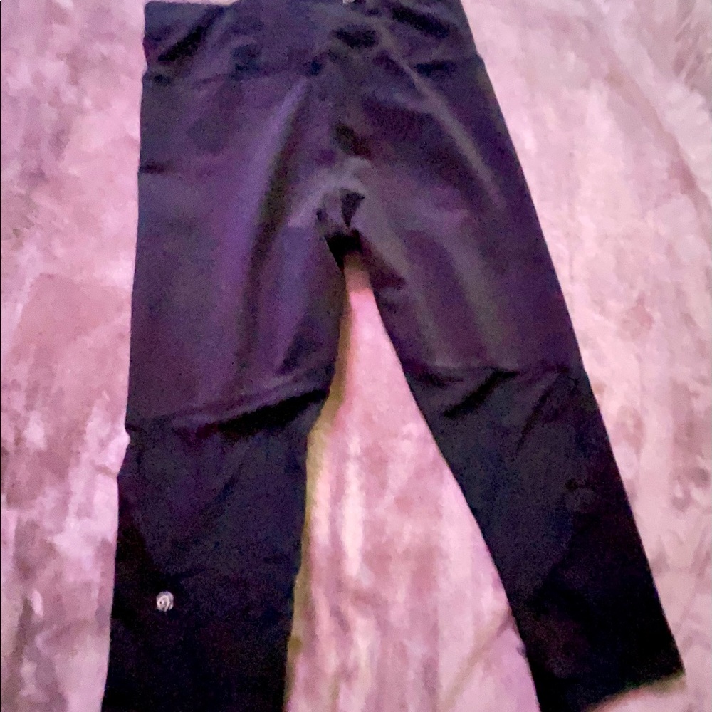Athletic pants, bike pants. Never worn no tags.